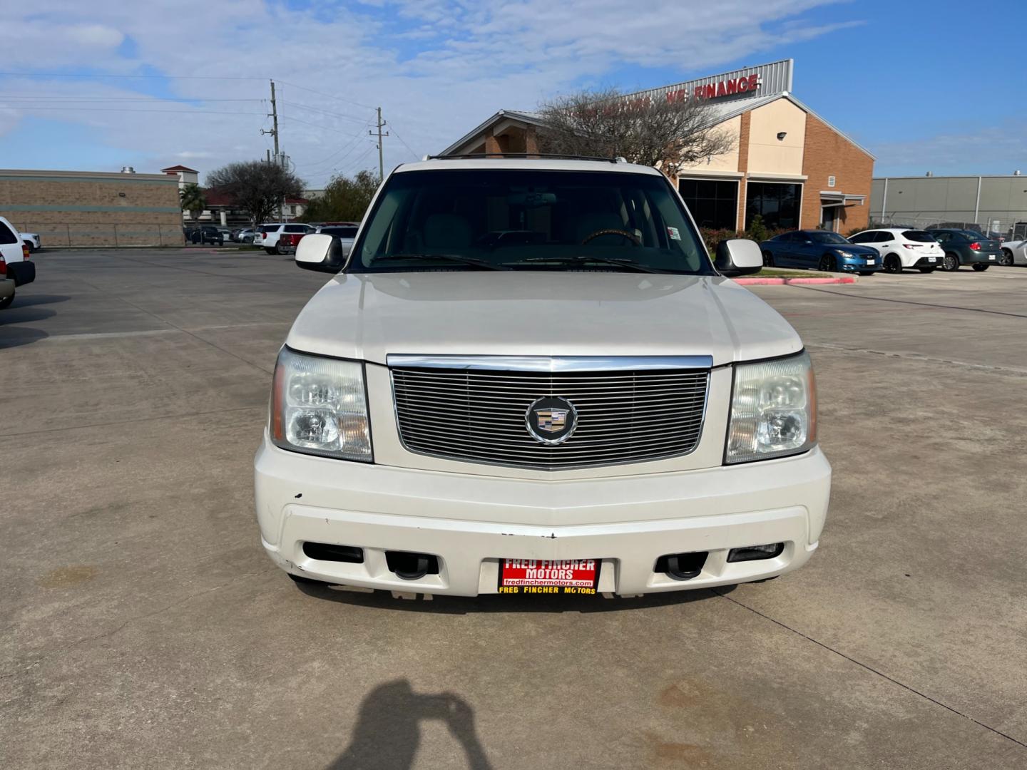 2002 white /TAN Cadillac Escalade 2WD (1GYEC63T62R) with an 5.3L V8 OHV 16V engine, 4-Speed Automatic Overdrive transmission, located at 14700 Tomball Parkway 249, Houston, TX, 77086, (281) 444-2200, 29.928619, -95.504074 - Photo#1